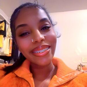 Meet your Posher, Airyonna